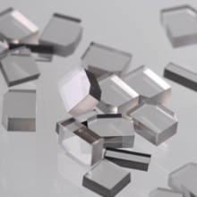 Mittels CVD hergestellte Diamant-Plättchen sind bereits kommerziell erhältlich und eignen sich für den Einsatz in Leistungsbauelementen wie Schottky-Dioden oder Leistungs-FETs.