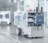 industrieller 5G-Router Scalance MUM856-1 von Siemens auf fahrerlosem Transportsystem