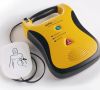 Bild 1: Bei einem automatisierten externen Defibrillator (AED) steht eine möglichst einfache Bedienung durch Laien im Vordergrund.
