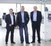 Seit 1992 leiten die Gründer und Inhaber der Asys Group, Werner Kreibl (l.) und Klaus Mang die Geschicke der Unternehmensgruppe. Jakob Szekeresch (r.) ist seit 2005 Geschäftsführer der Ekra.  