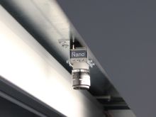 Die Kamera Genie Nano bietet die erforderliche Auflösung (1280 x 1024 Pixel) und Geschwindigkeit, um die Bilder innerhalb der 50 Millisekunden aufzunehmen; das ist die Zeit zwischen dem Signal zum Einfahren eines Tablars und dem tatsächlichen mechanischen Vorgang.
