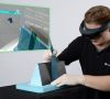 Das Fraunhofer IPT hat eine Software für marktübliche Augmented-Reality-Brillen entwickelt, die die exakte Ablage der Faserhalbzeuge direkt auf dem Bauteil virtuell sichtbar macht.
