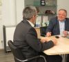 Robert Kraus (Inova Semiconductors) during the interview with Alfred Vollmer (AUTOMOBIL-ELEKTRONIK) about Iseled and APIX, not only for interior lighting.