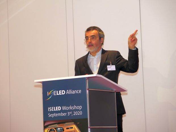 Alfred Vollmer, Chefredakteur der AUTOMOBIL-ELEKTRONIK, eröffnet am 3. September 2020 den ersten ISELED Workshop. Die halbtätige Veranstaltung der ISELED Alliance im SZ-Hochhaus in München setzte auf ein Hybridkonzept aus Präsenz- und virtueller Veranstaltung. Angemeldet hatten sich beinahe 400 Leute, wovon etwa 50 vor Ort dabei waren.